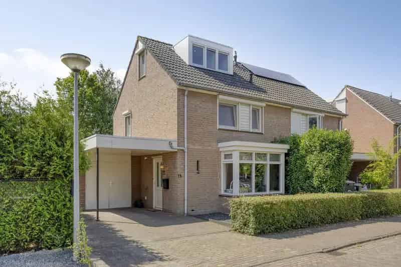 Huis Te Koop , 15, Kleine Eng, Lithoijen, Noord-Brabant