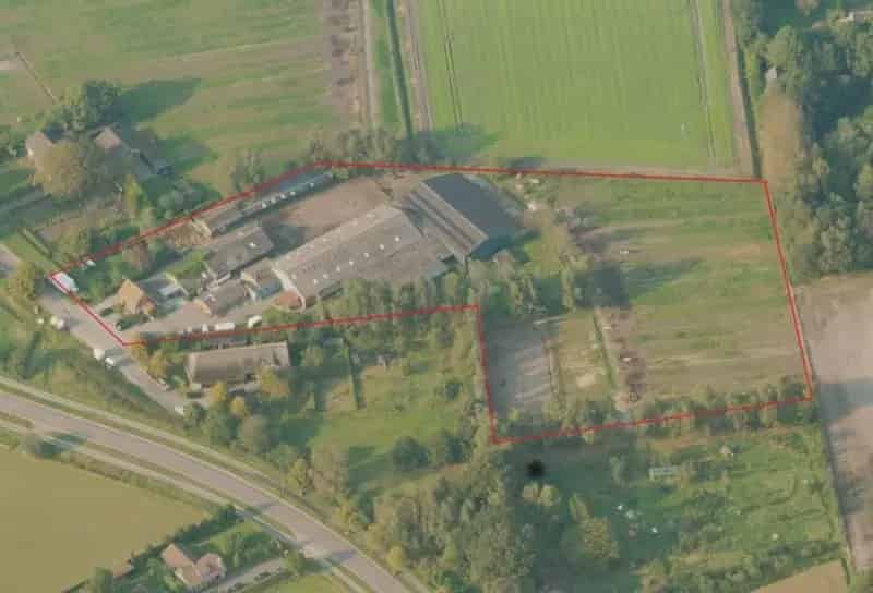 Paardenhouderij Etten Leur: Woning Stallen Rijhallen Weilanden