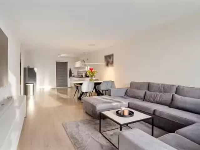 Ruim 23-kamer appartement Zevenkamp: Vrij uitzicht en luxe afwerking