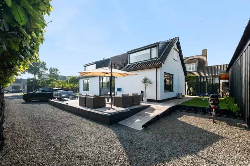 Vrijstaande woning Bergschenhoek 153m2 met multifunctionele ruimte 200m2