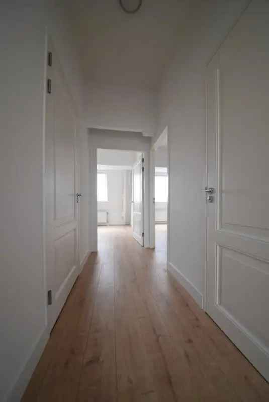 Woning Te Huur in 2H, Oranjestraat, Den Haag, Zuid-Holland