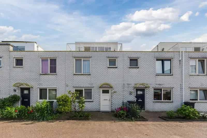 Ruime gezinswoning Amsterdam 4 slaapkamers 2 badkamers tuin parkeren