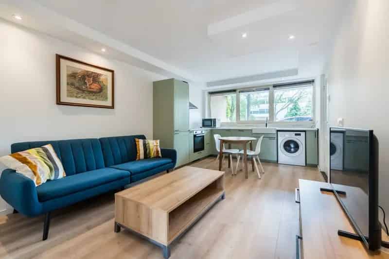 Ruime Hoekwoning Amstelveen 4 slaapkamers 2 badkamers Tuin Balkon