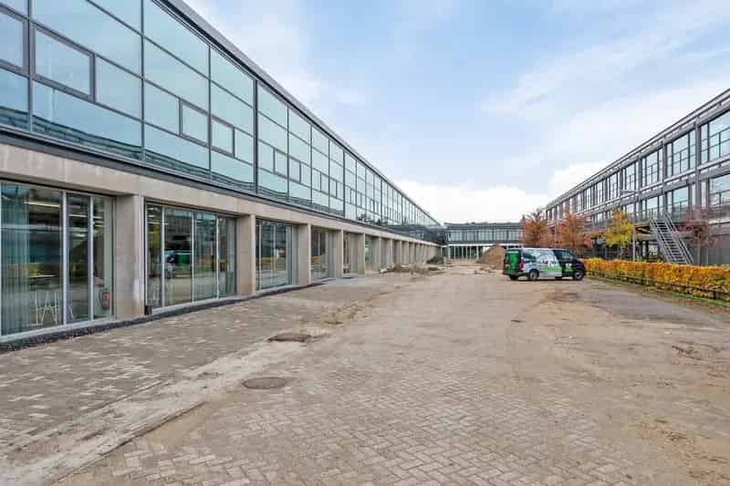 Bedrijfshal Enschede te Huur: Lab Kantoorruimtes Universiteit Twente