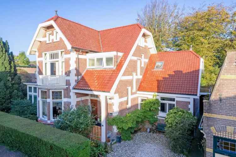 Villa Te Koop in Den Burg, Noord-Holland