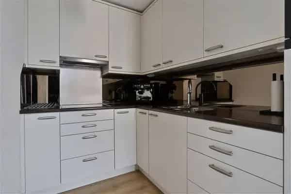 Appartement te huur: Instapklaar 2-kamer appartement met berging