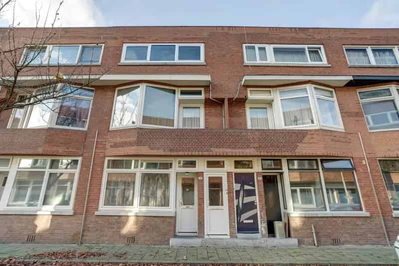 Huis te koop Schiedam Halleystraat: 2 appartementen 139m2