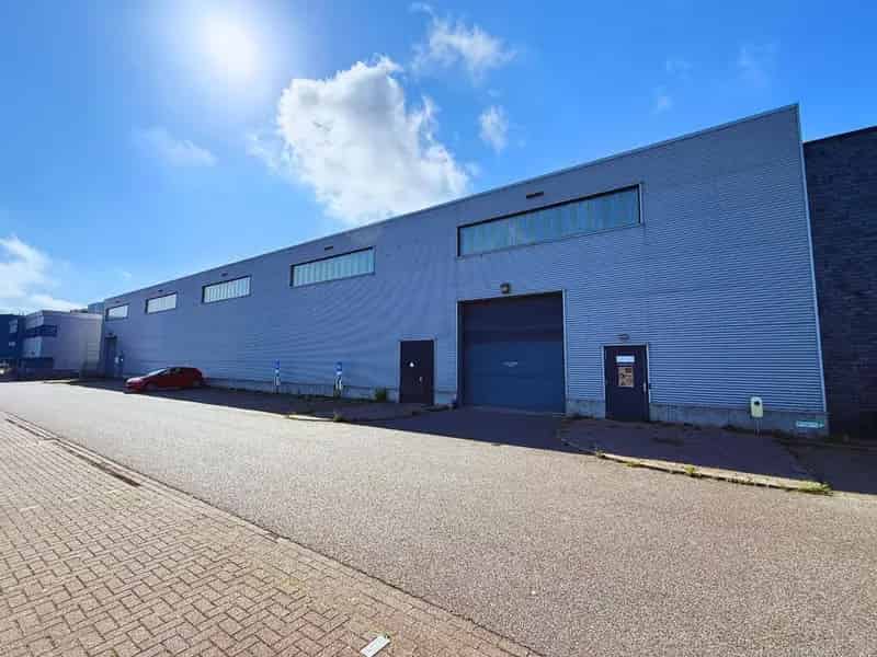 Bedrijfshal IJmuiden | Zoek bedrijfshallen te huur: Westerduinweg 3 1976 BV IJmuiden 