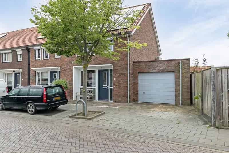 Instapklare gezinswoning met garage, 3 slaapkamers en luxe afwerking