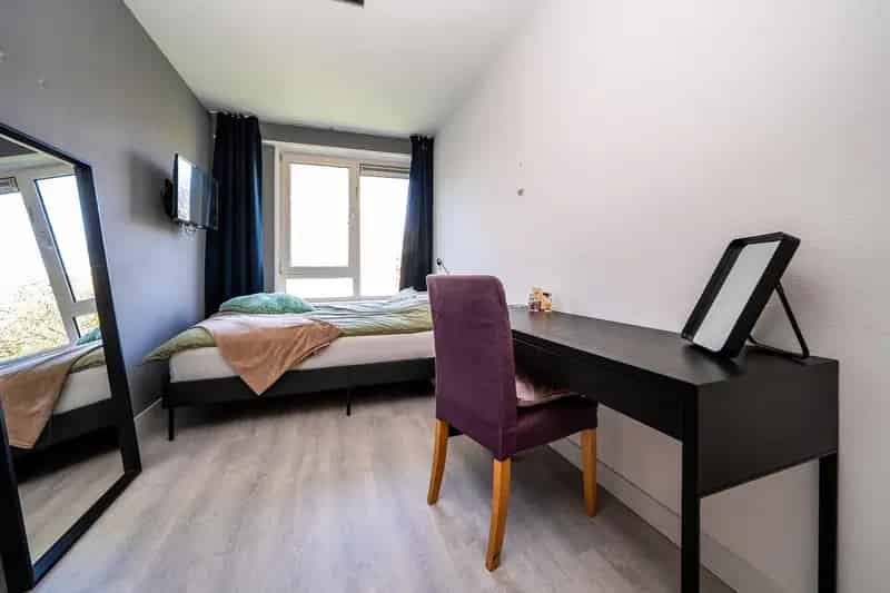 4-Kamer Appartement IJsselmonde Ruim Balkon Berging