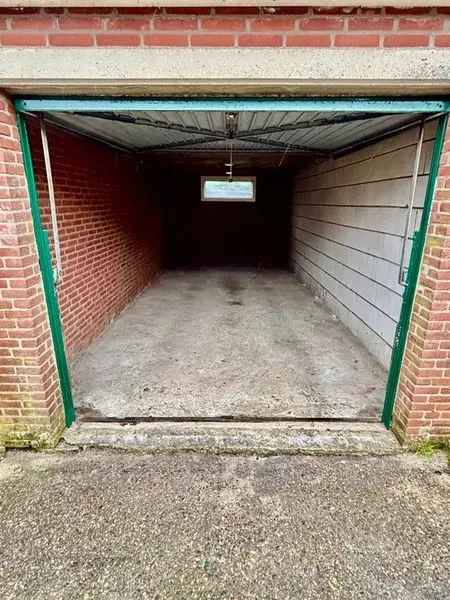 Ruime Garagebox te huur in Westmaas