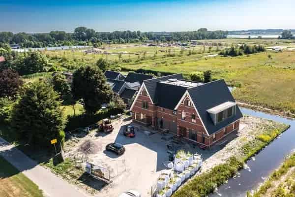 Luxe Twee Onder Een Kapwoning Leidschendam 238m2 4 slaapkamers