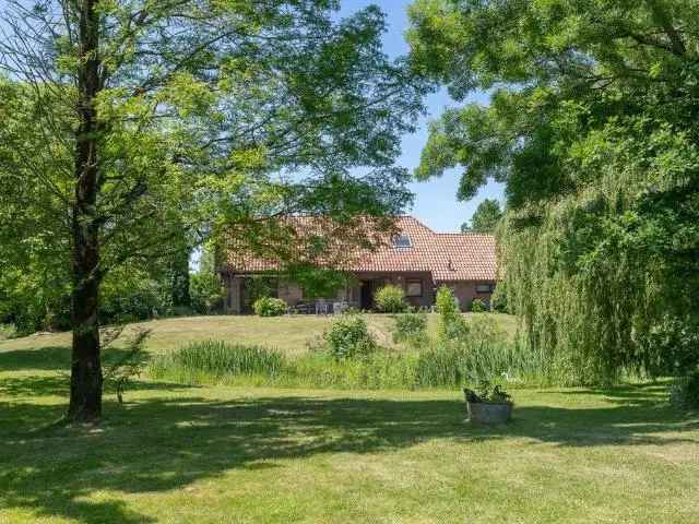 Luxe Landgoed met Paardenfaciliteiten nabij Randstad