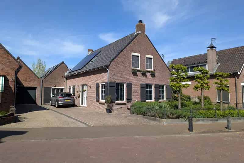 Huis te koop Bunschoten-Spakenburg: A+ label, hybride warmte pomp en 26 zonnepanelen