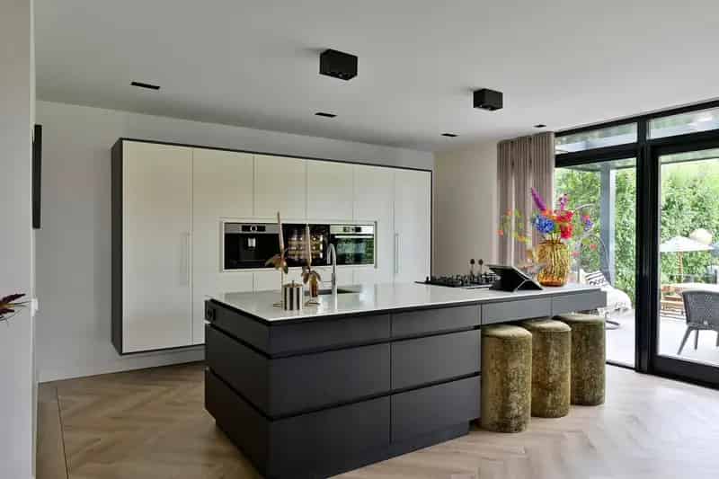 Luxe Villa te Koop Vinkeveen Ruime Tuin Moderne Keuken 3 Slaapkamers