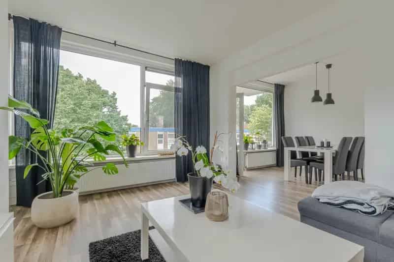 Appartement te koop Rotterdam Zuidwijk 3 kamer hoekappartement
