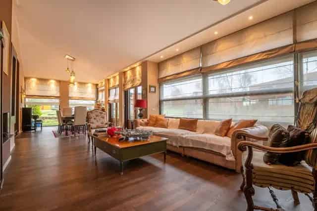 Villa Purmerend Weidevenne 5 Kamers 223m2 te Huur