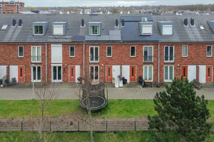 Familievilla Bergschenhoek: Ruime woning met 4 slaapkamers en 2 parkeerplaatsen