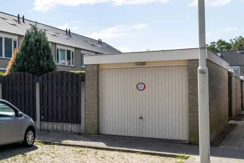 Huis te koop Breda Princenhage Ruime hoekwoning 3 slaapkamers Garage Tuin