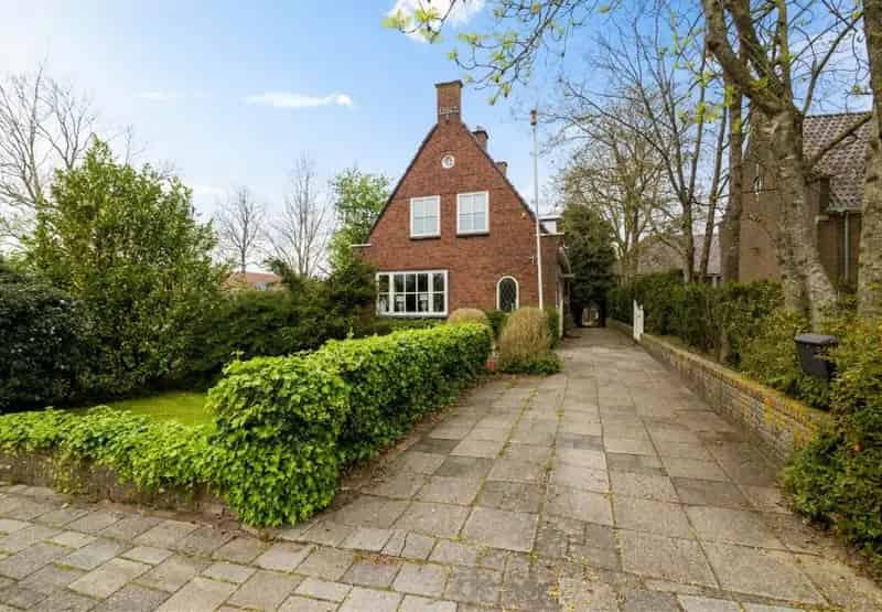 Karakteristieke Vrijstaande Woning Dokkum Aan Het Water