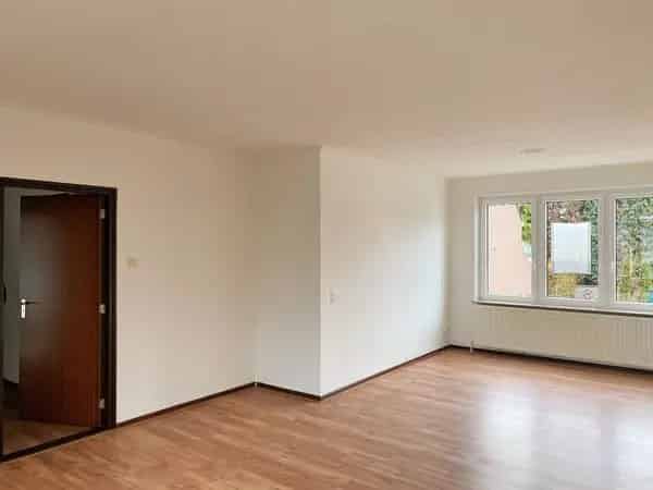 2 Slaapkamer Appartement 1e Verdieping Balkon Berging