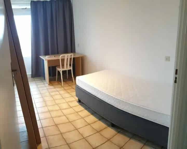 Kamer te Huur Studentenhuis Nabij Winkelcentrum