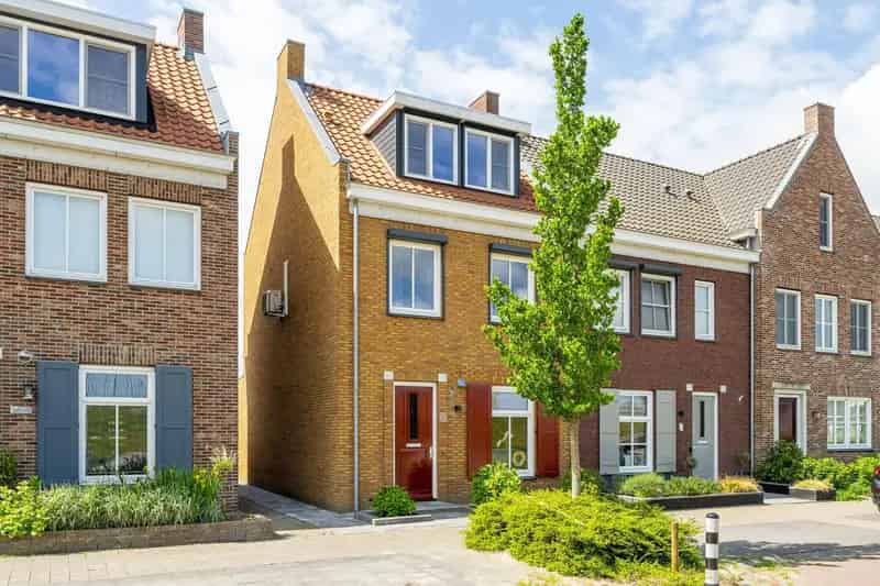 Ruime Hoekwoning 2 Badkamers Kindvriendelijke Wijk