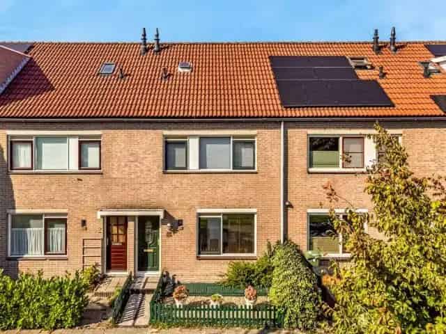 Spant 104 Hoorn: Middenwoning 4 slaapkamers diepe tuin