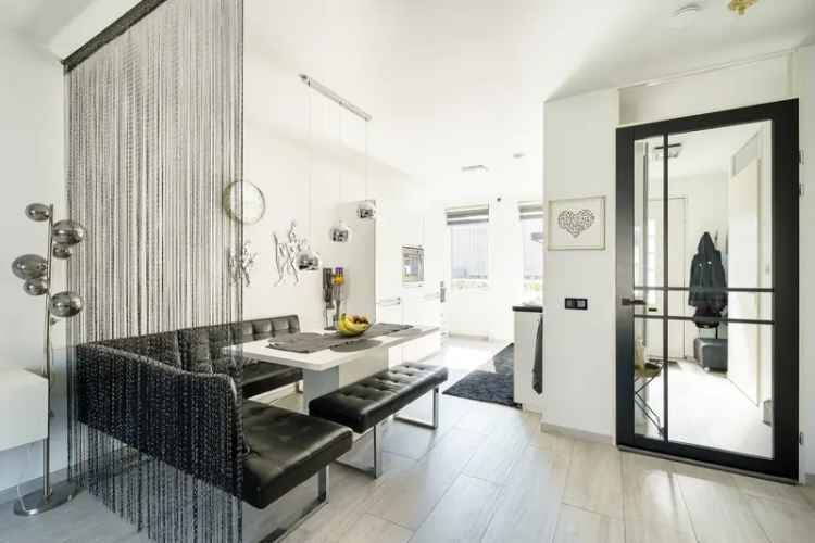 Huis te koop Nootdorp: 4 slaapkamers, serre, 128m², A++