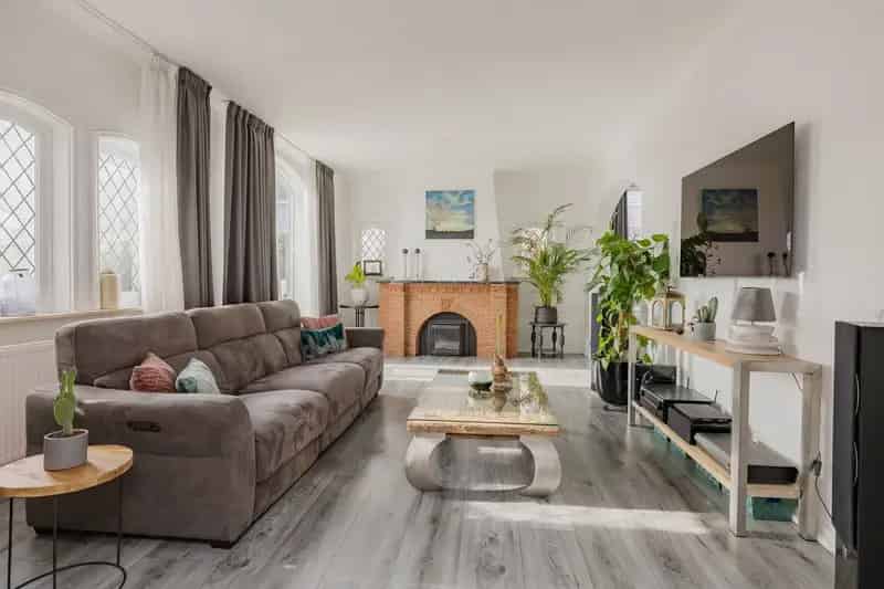 Huis te koop IJmuiden: Charmante Hoekwoning met Grote Garage