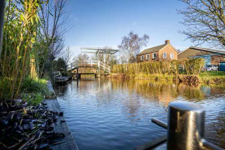 Woonboerderij Te Koop in Zoeterwoude, Zuid-Holland