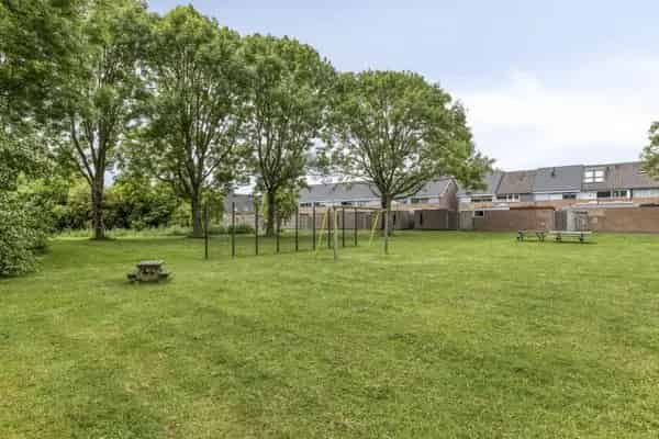 Ruime 4 Slaapkamers Tussenwoning Goese Polder