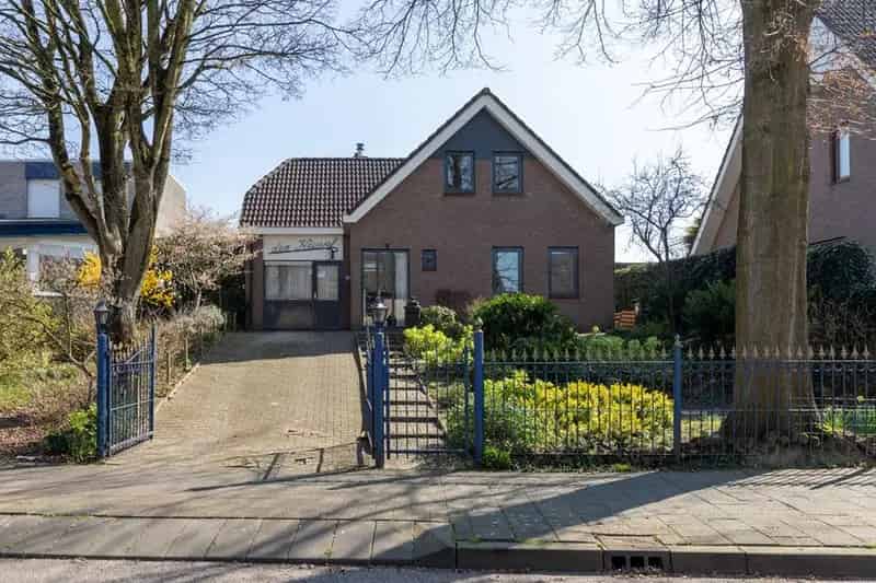Vrijstaande woning Meilust 4 slaapkamers moderne badkamer kantoor garage tuin