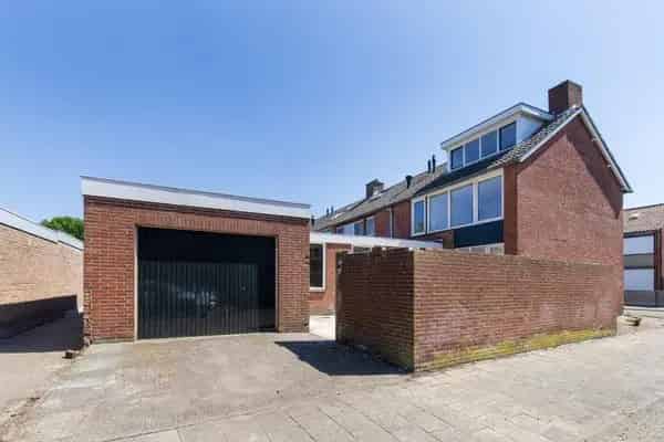 Moderne Hoekwoning Putte 4 slaapkamers Garage Tuin
