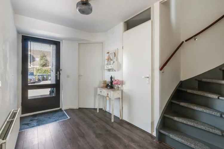 5 Kamer Tussenwoning Rhoon  Tuin Parkeergelegenheid Energielabel A