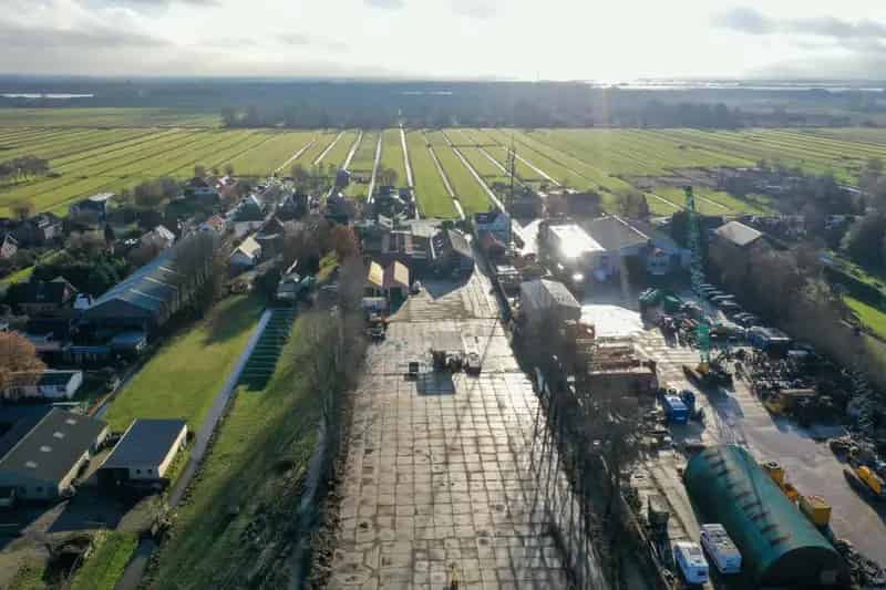 Loods te huur UNIT II 240m2  Overheaddeur Hoge vrije hoogte