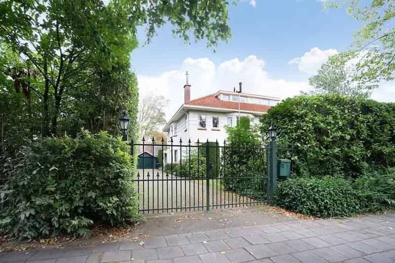 Grote geschakelde villa Wassenaar 5 slaapkamers 2 badkamers