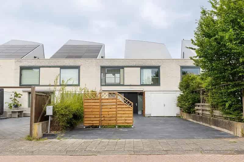 Huis te koop Lelystad: Luxe woning aan het water