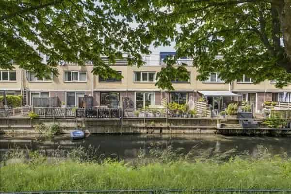 Gezinswoning Walvisbuurt: Ruimte, Rust en Water