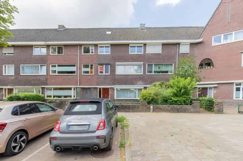 8 Slaapkamers Eengezinswoning Sittard Centrum