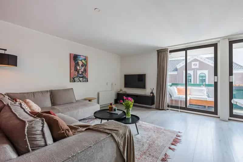Appartement te koop Wormerveer: Instapklaar 3-kamer appartement nabij station