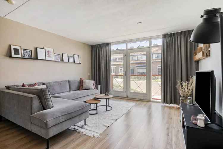 Appartement Goes-West: Instapklaar 2 Slaapkamers Moderne Keuken