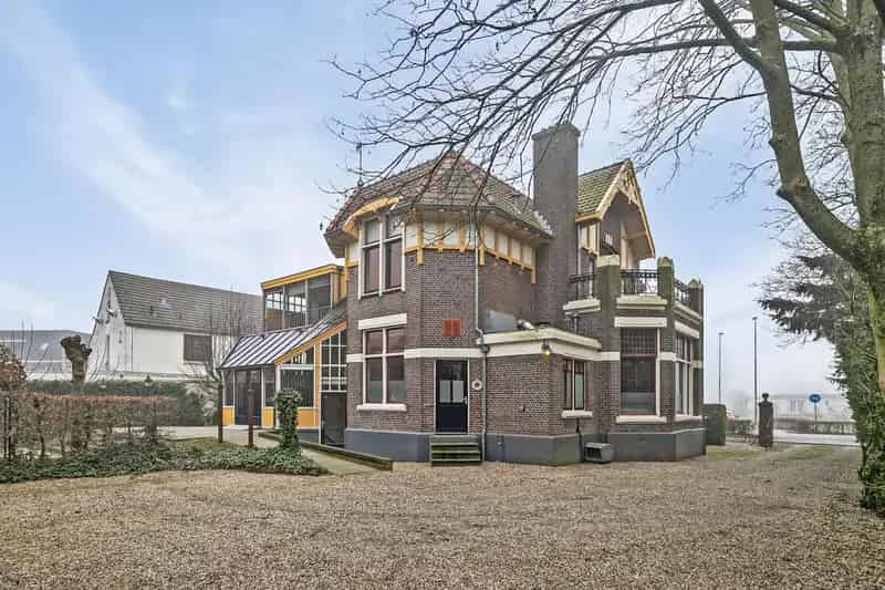 Monumentale Villa in Beuningen 308m² Wonen en Werken