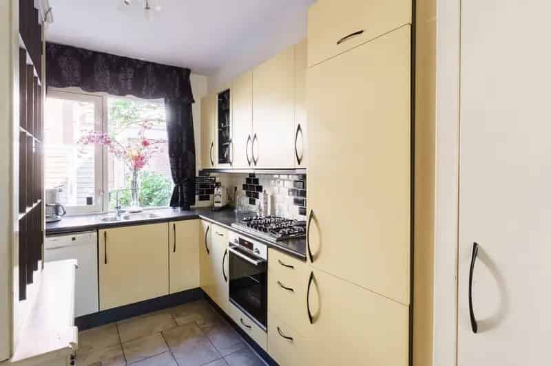Huis te koop Delft: Ruime 3 slaapkamer woning met tuin en schuur
