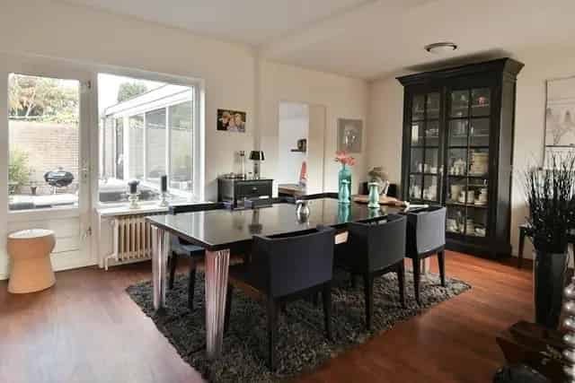 Hoekwoning Laren NH 6 Kamers 117m2 te Huur
