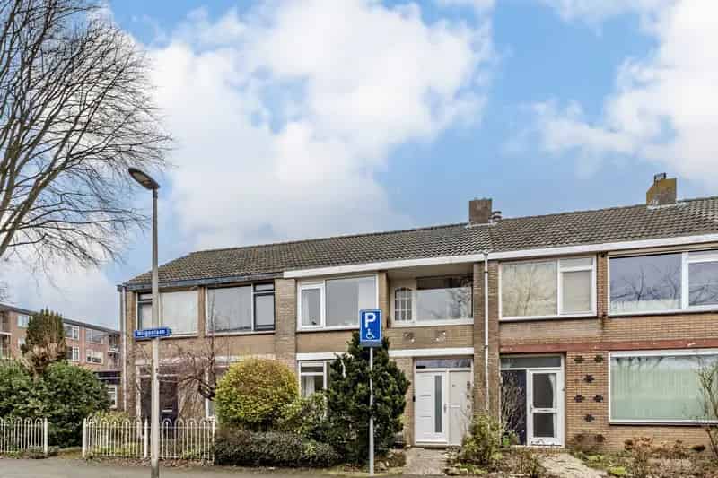 Tussenwoning Alphen aan den Rijn 4 slaapkamers diepe tuin