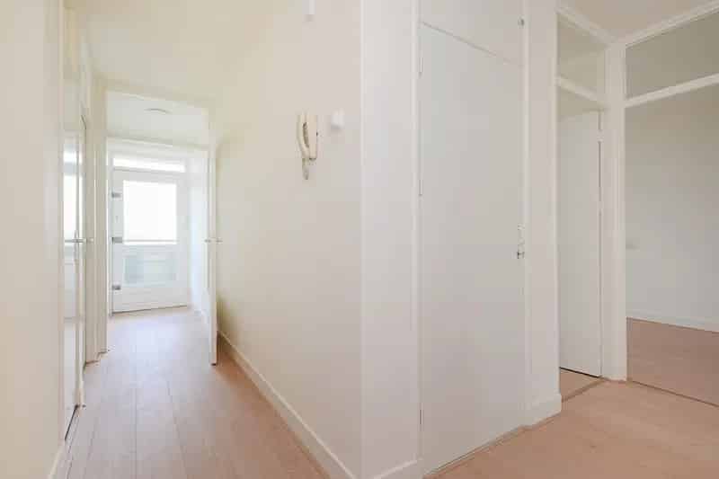 Gerenoveerd 4-kamer appartement Den Haag Zwedenburg
