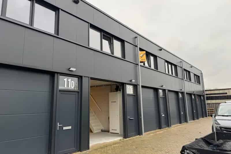 Bedrijfshal te Huur Limmen 82m2 Opslag Kantoor