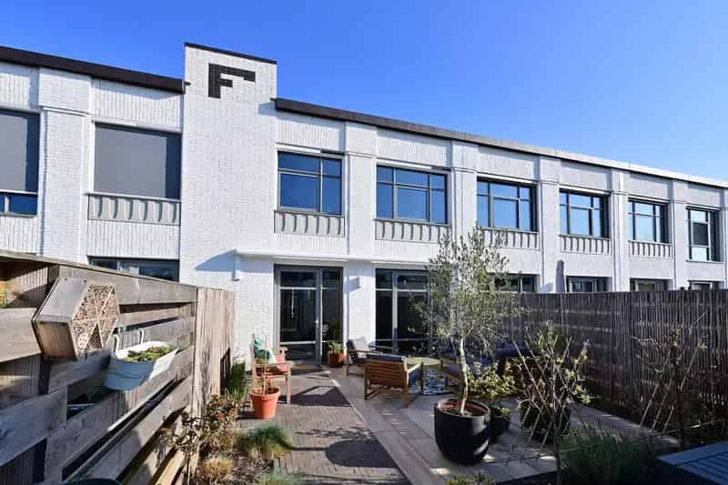 Moderne Tussenwoning Muiden: Energiezuinig Aan Vaarwater