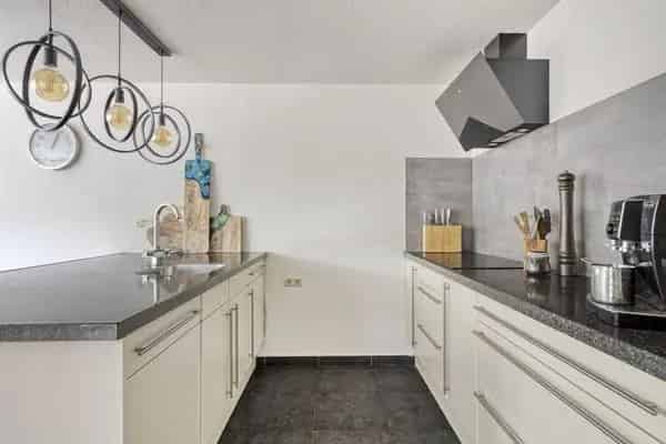 Luxe Hoekwoning Roosendaal 4 slaapkamers Jacuzzi